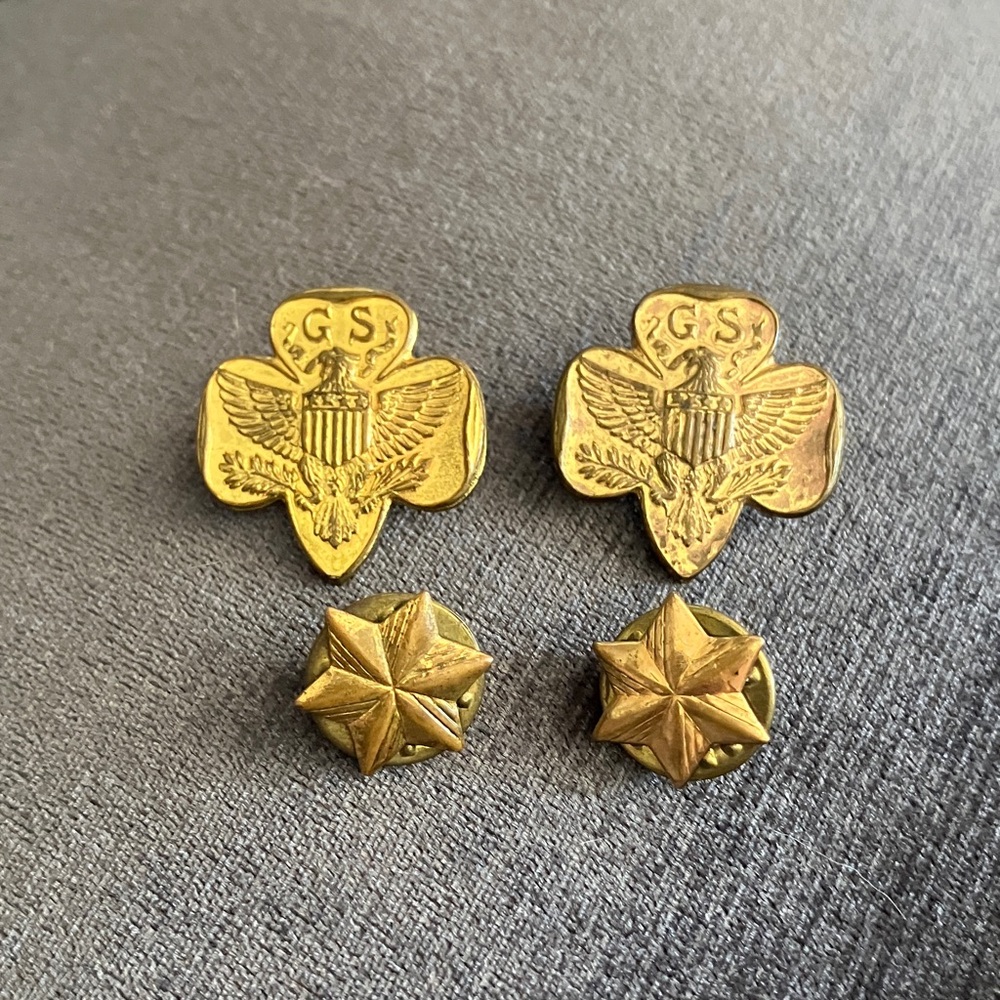 Set Of 4 Vintage GIRL SCOUT Pins